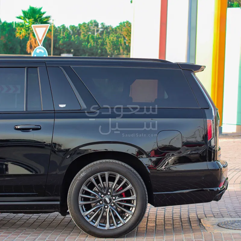 2023 كاديلاك اسكاليد في