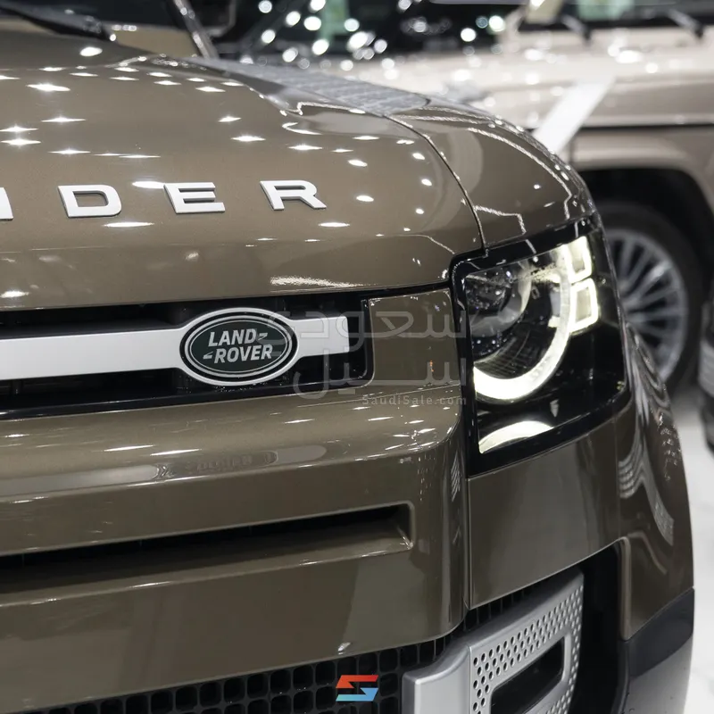 2024 لاند روفر ديفيندر 110