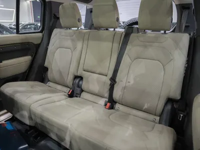 2024 لاند روفر ديفيندر 110