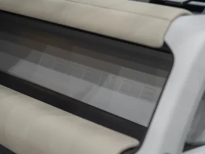 2024 لاند روفر ديفيندر 110