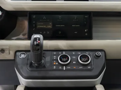 2024 لاند روفر ديفيندر 110