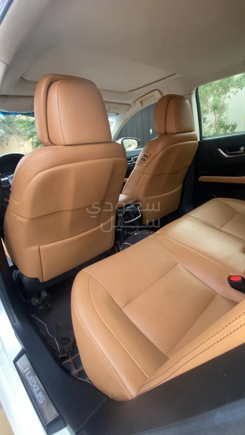 2017 لكزس جي إس 350