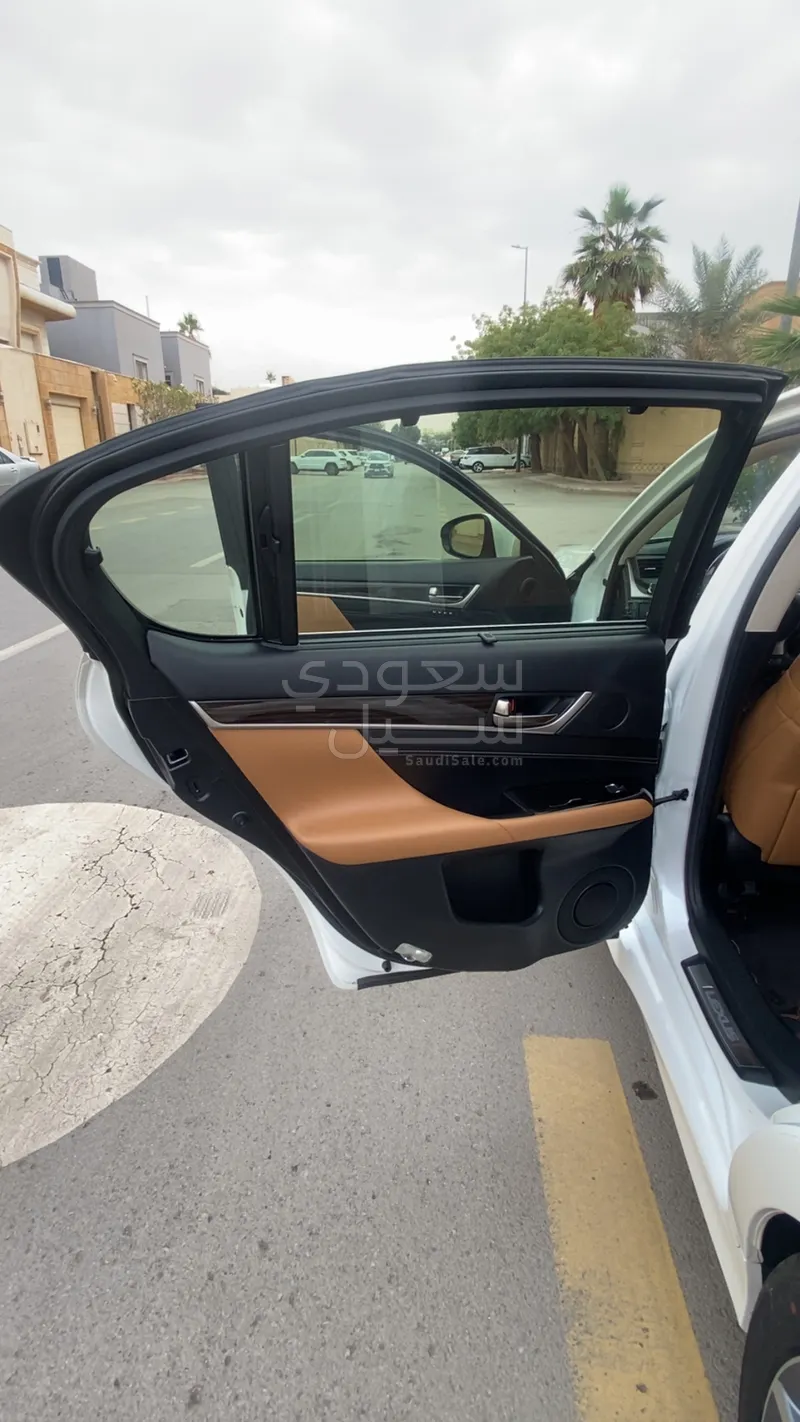 2017 لكزس جي إس 350