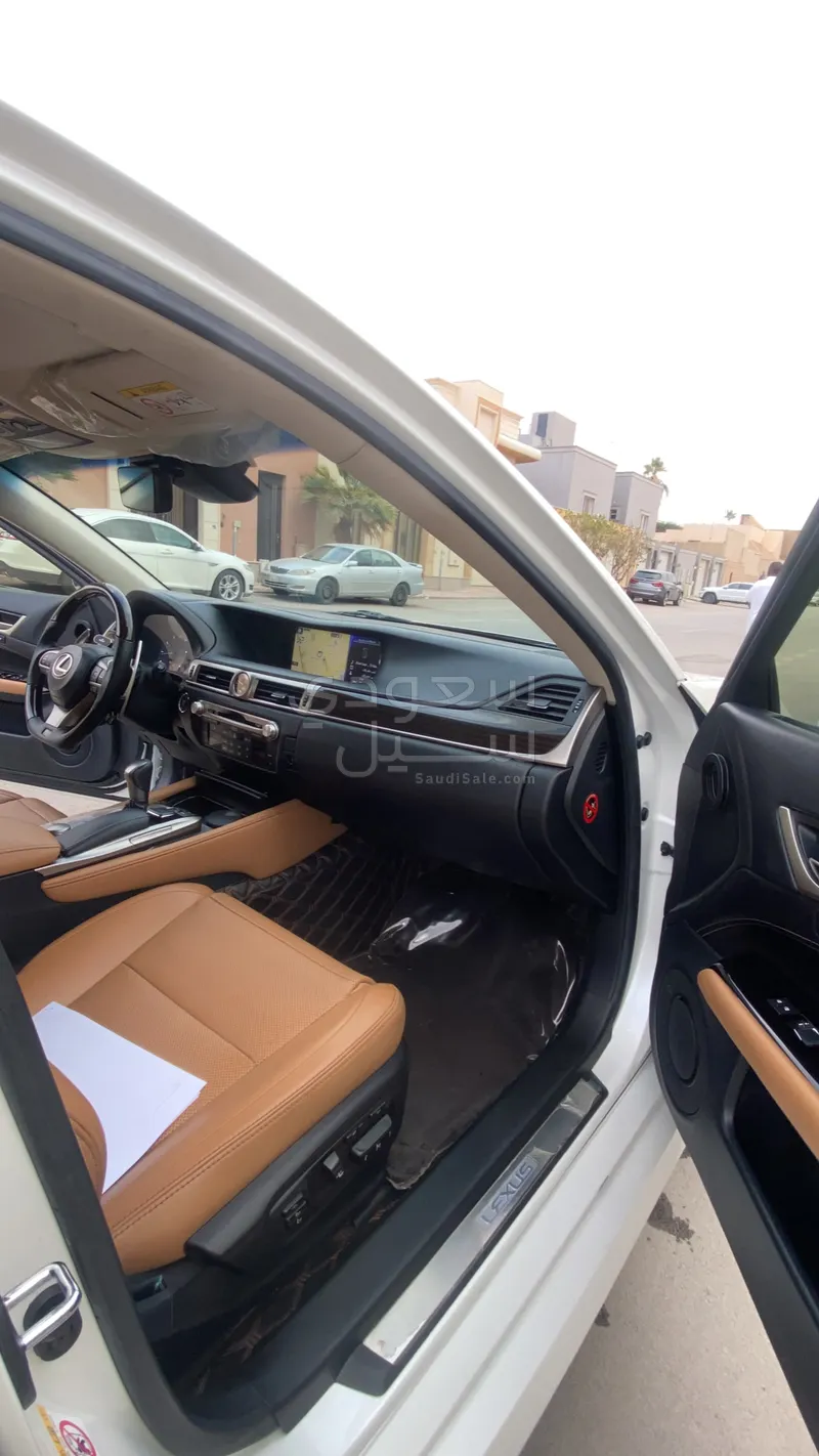 2017 لكزس جي إس 350