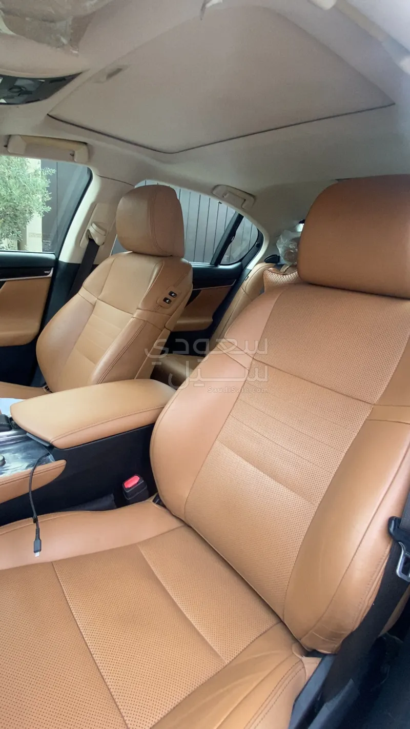 2017 لكزس جي إس 350