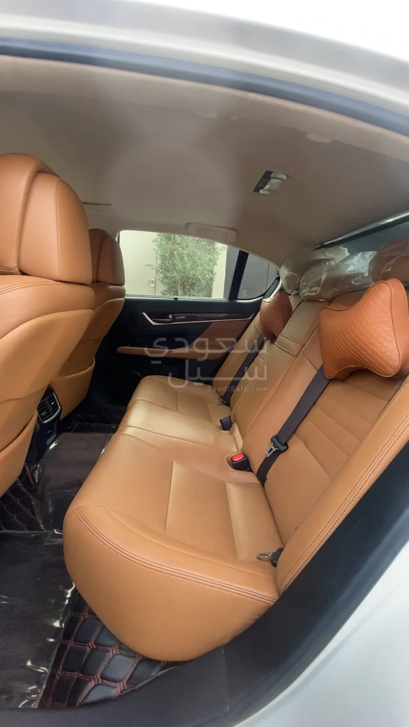 2017 لكزس جي إس 350