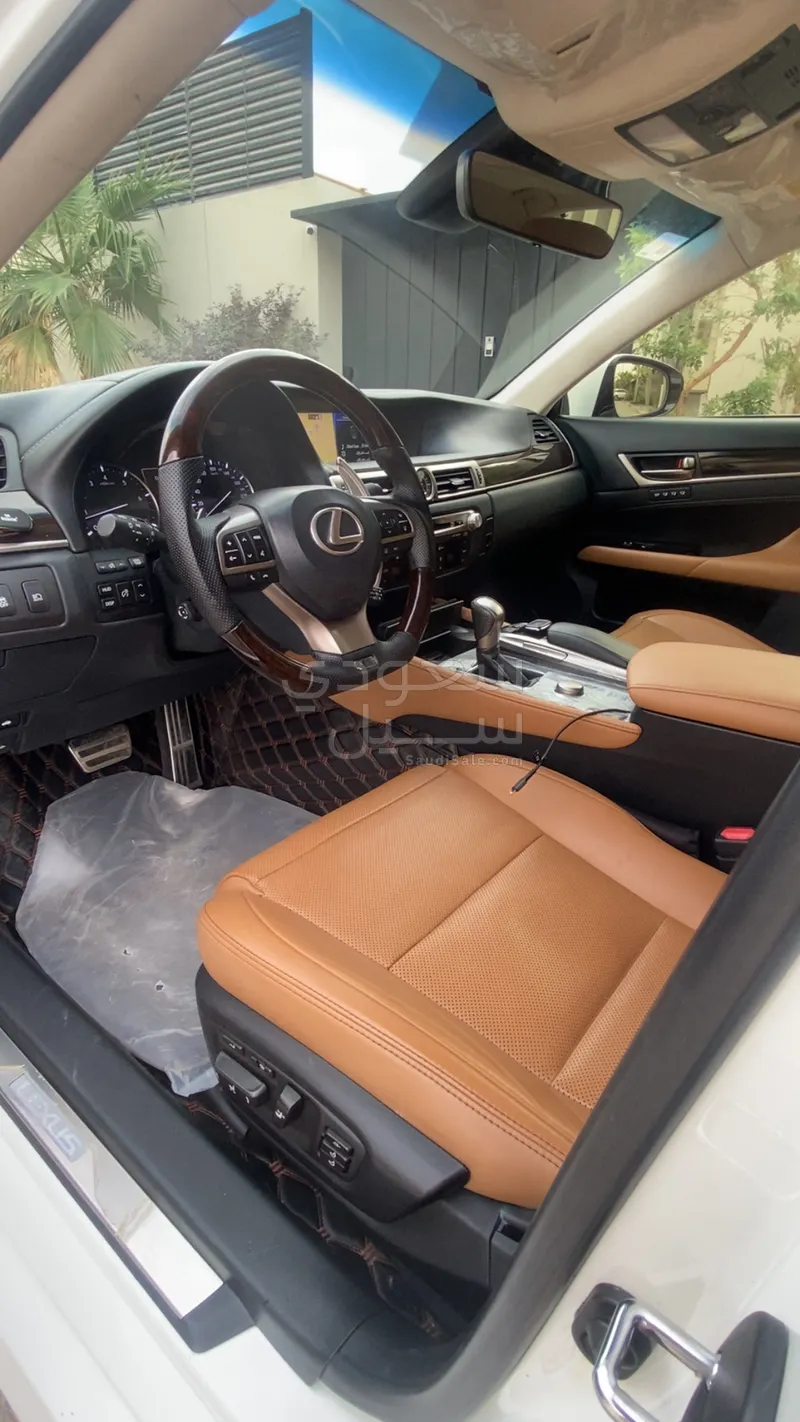 2017 لكزس جي إس 350