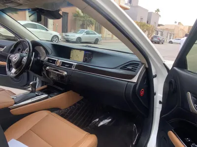 2017 لكزس جي إس 350