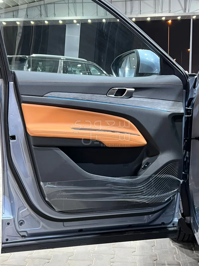 2026 فورد تيريتوري تيتانيوم بلس