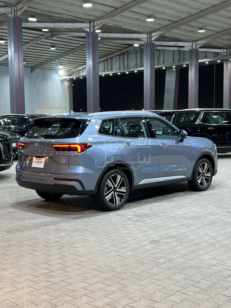 2026 فورد تيريتوري تيتانيوم بلس