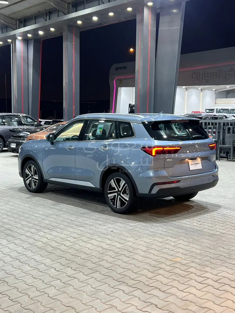 2026 فورد تيريتوري تيتانيوم بلس