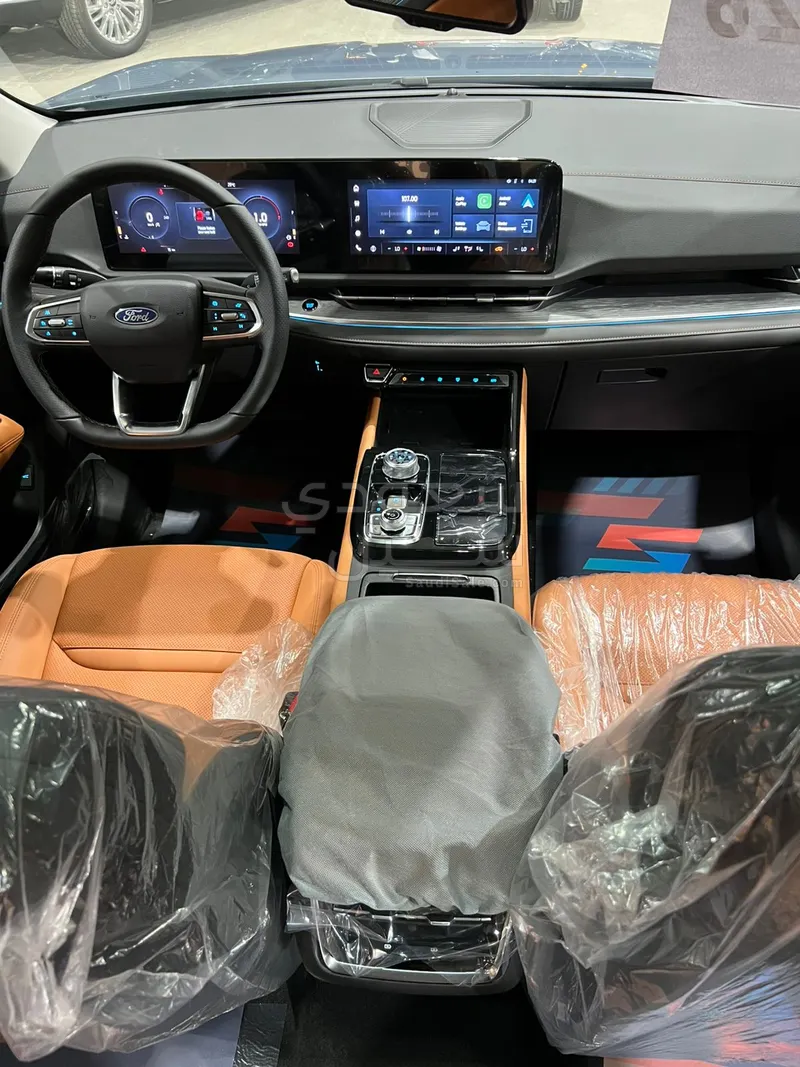 2026 فورد تيريتوري تيتانيوم بلس