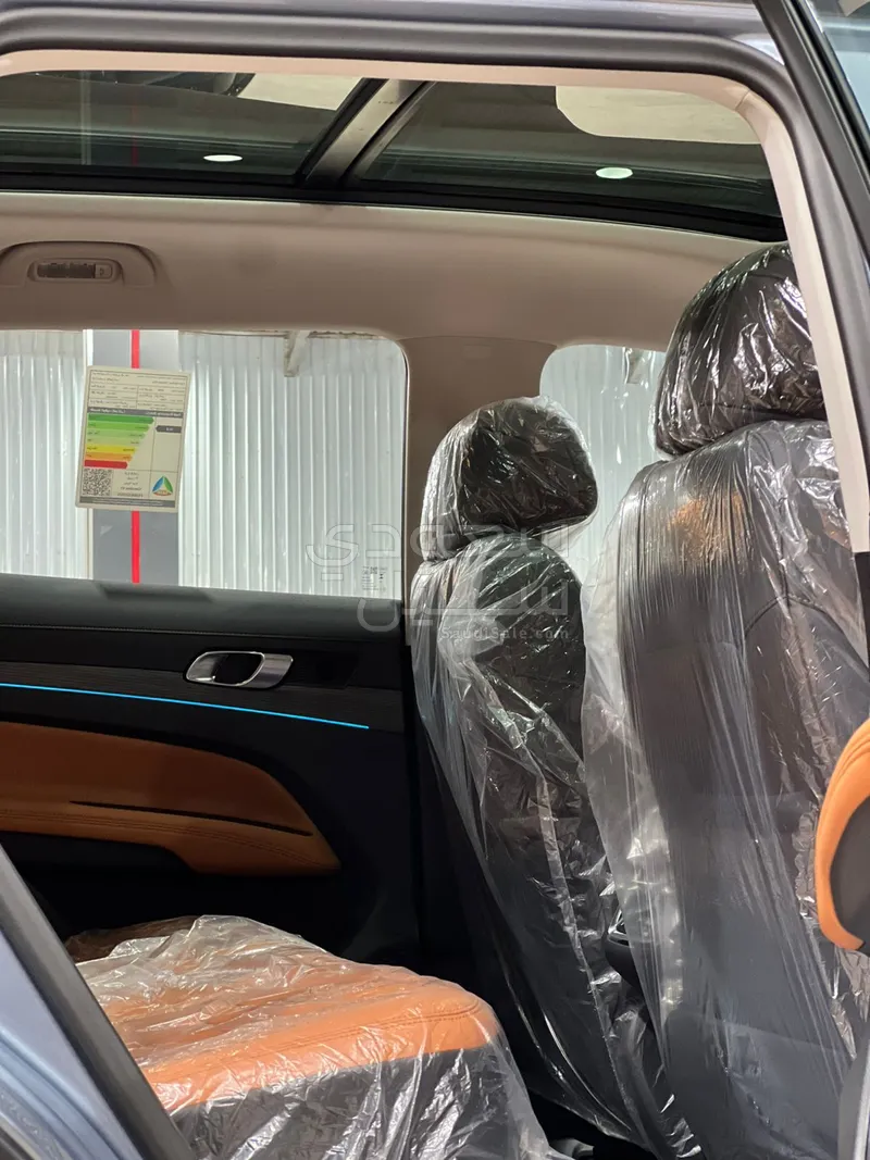 2026 فورد تيريتوري تيتانيوم بلس