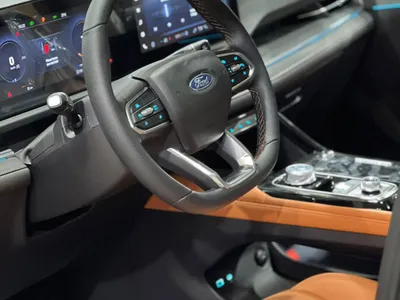 2026 فورد تيريتوري تيتانيوم بلس