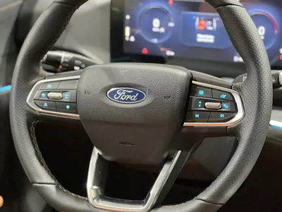 2026 فورد تيريتوري تيتانيوم بلس