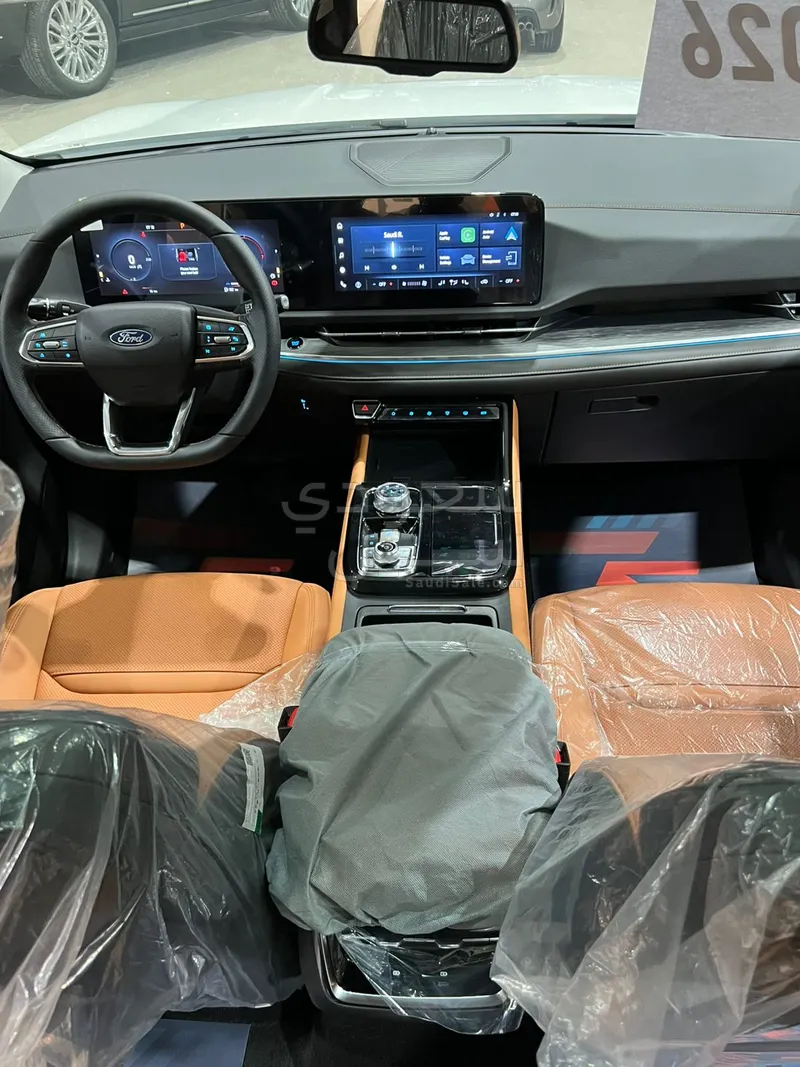 2026 فورد تيريتوري تيتانيوم بلس