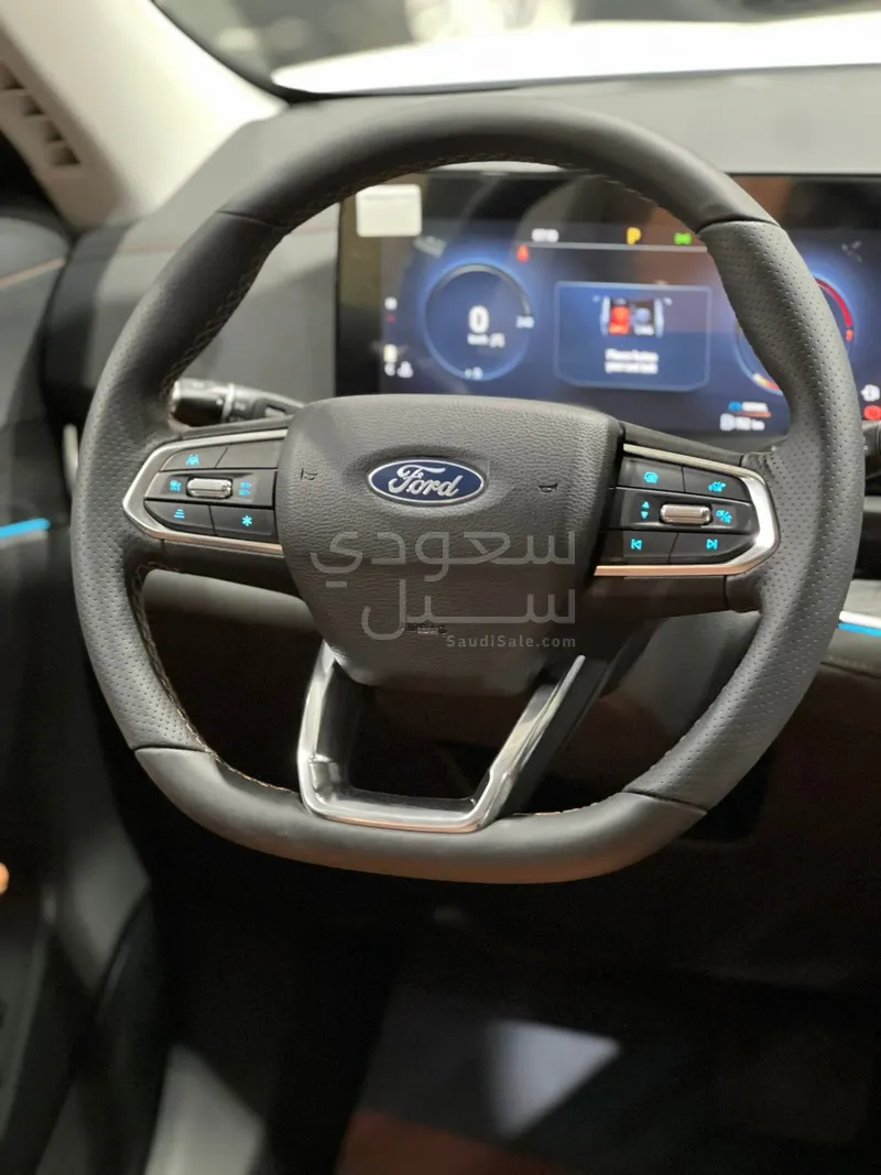 2026 فورد تيريتوري تيتانيوم بلس