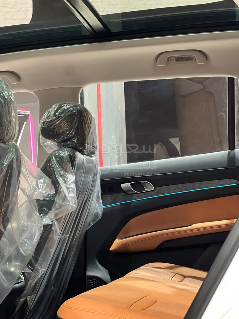 2026 فورد تيريتوري تيتانيوم بلس