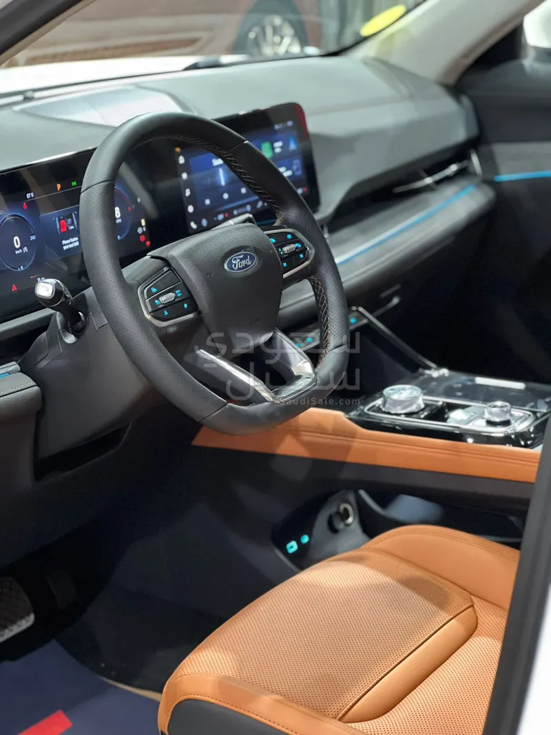 2026 فورد تيريتوري تيتانيوم بلس