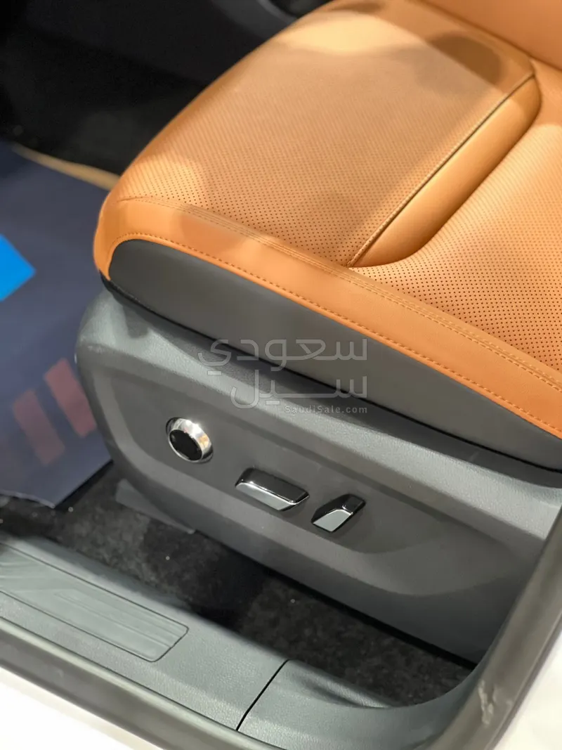 2026 فورد تيريتوري تيتانيوم بلس