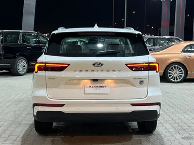 2026 فورد تيريتوري تيتانيوم بلس