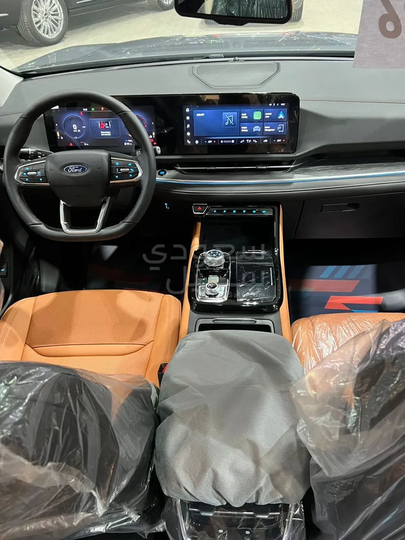 2026 فورد تيريتوري تيتانيوم بلس