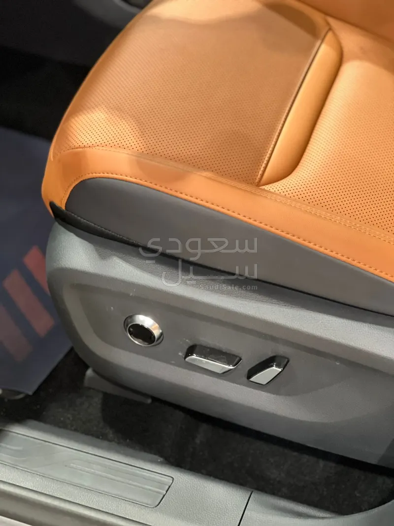 2026 فورد تيريتوري تيتانيوم بلس