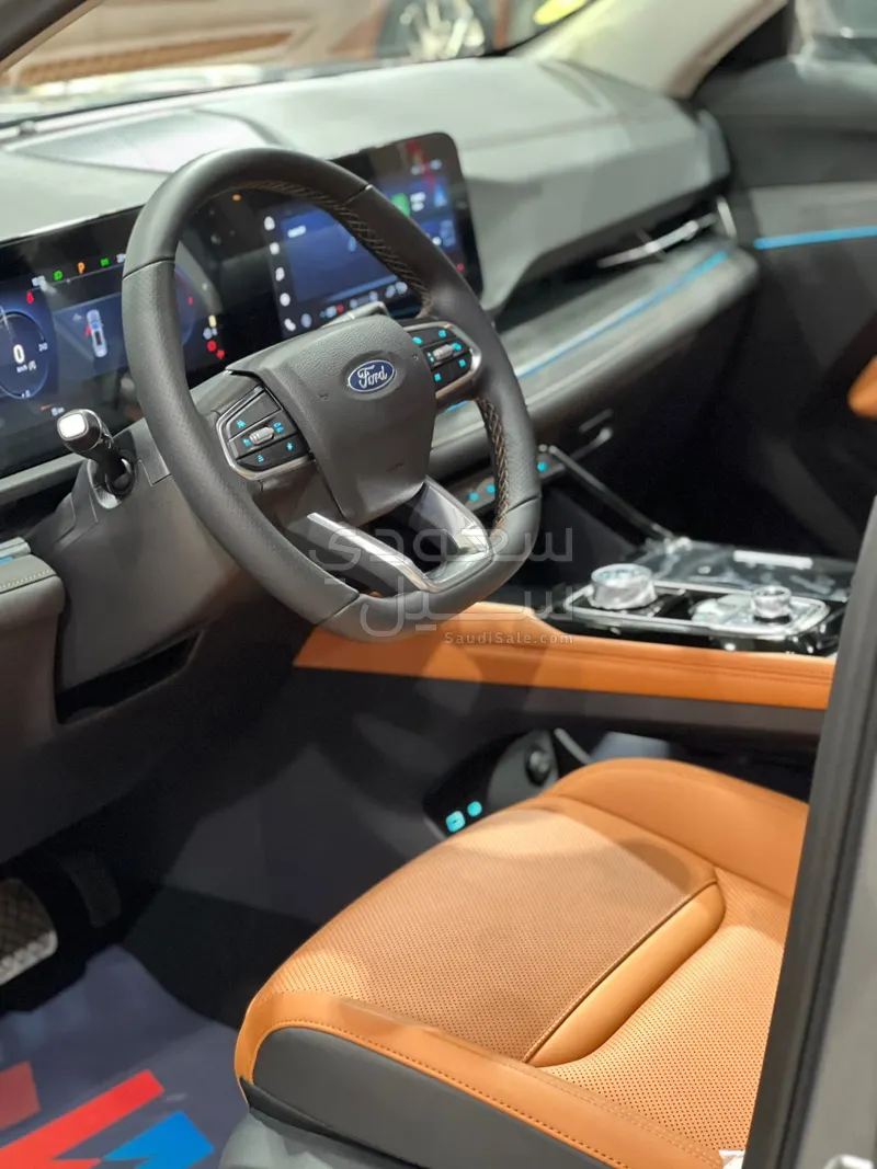 2026 فورد تيريتوري تيتانيوم بلس