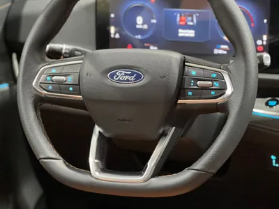 2026 فورد تيريتوري تيتانيوم بلس