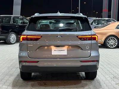 2026 فورد تيريتوري تيتانيوم بلس