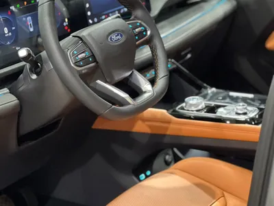 2026 فورد تيريتوري تيتانيوم بلس