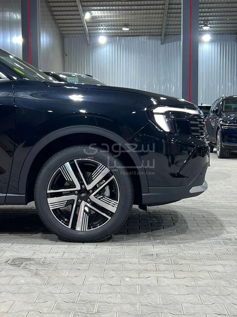 2026 فورد تيريتوري تيتانيوم بلس