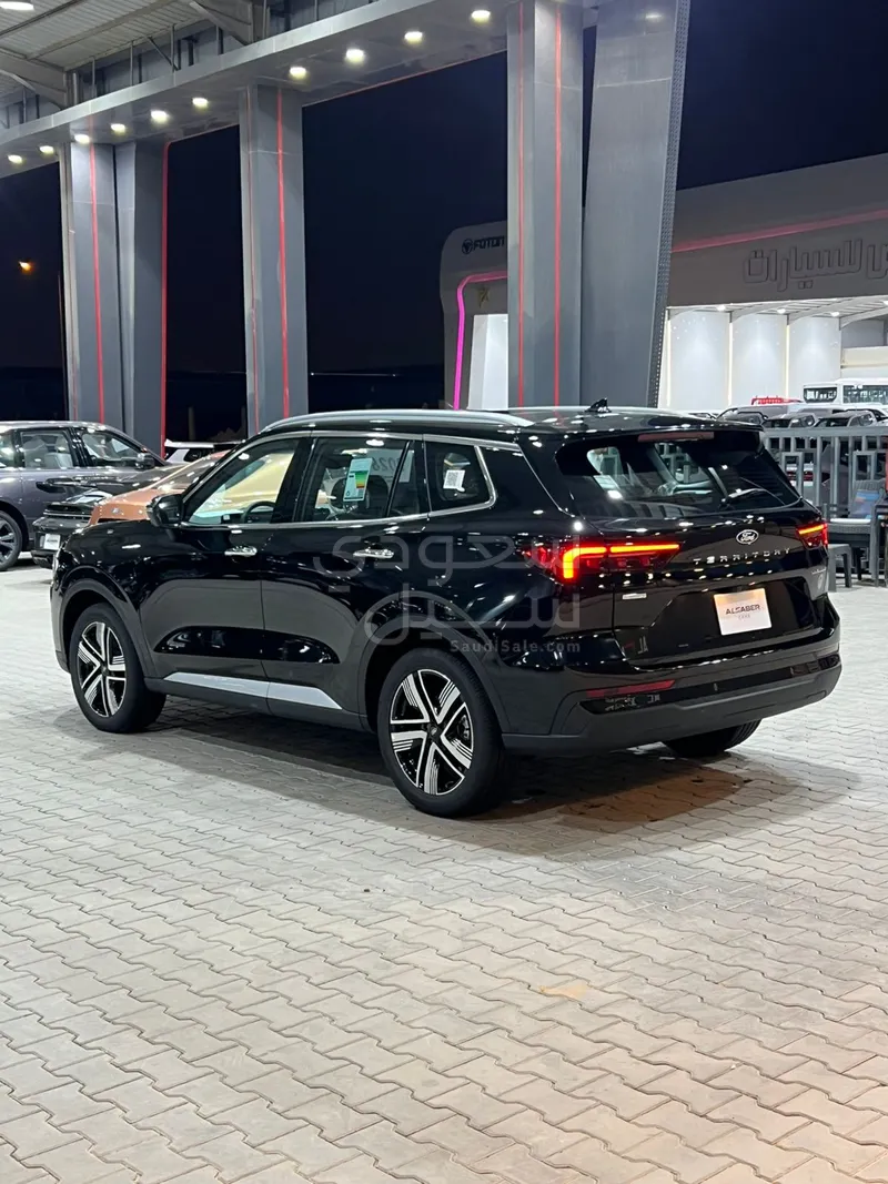 2026 فورد تيريتوري تيتانيوم بلس