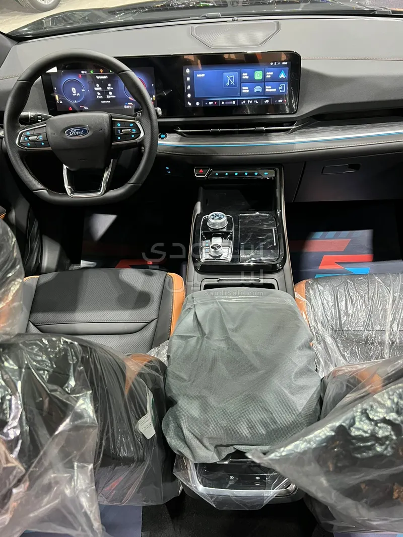 2026 فورد تيريتوري تيتانيوم بلس