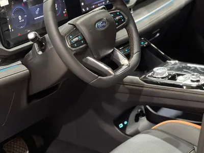 2026 فورد تيريتوري تيتانيوم بلس