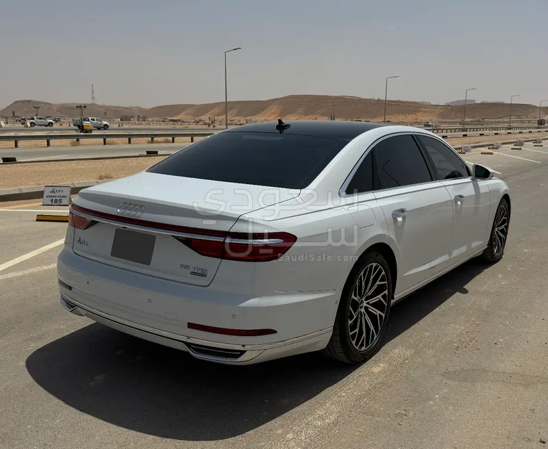 2018 اودي اي 8 ال 55تي اف اس أي