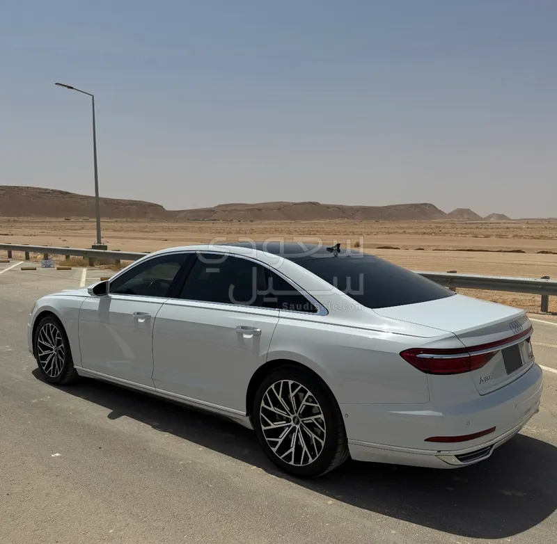 2018 اودي اي 8 ال 55تي اف اس أي