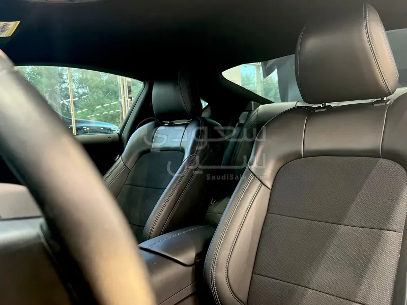 2024 فورد موستانغ دارك هورس