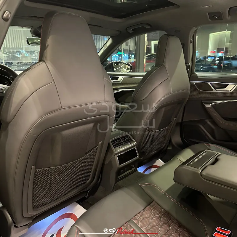 2025 اودي ار اس 6