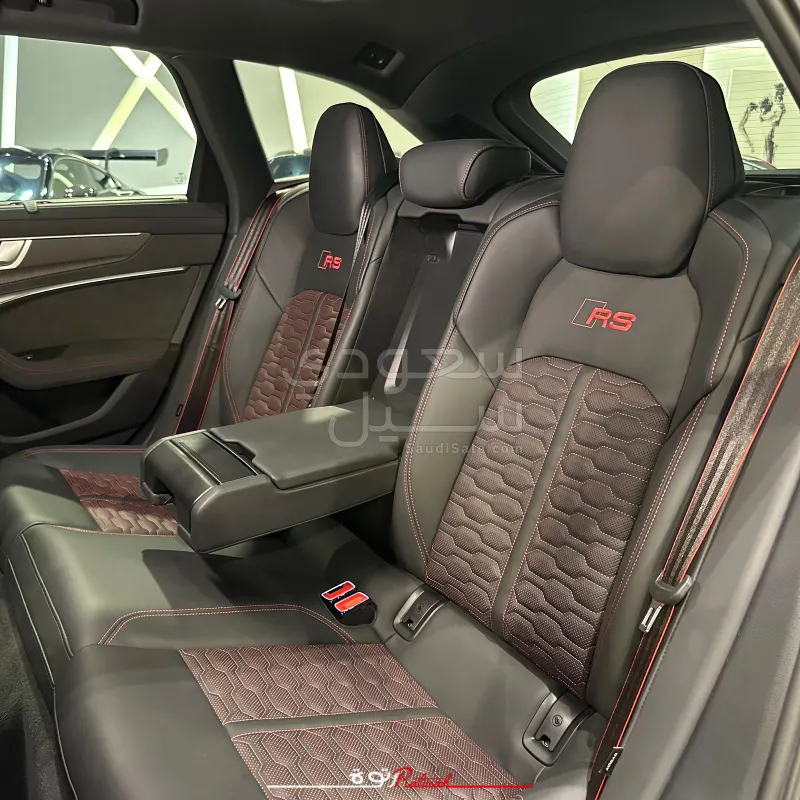 2025 اودي ار اس 6