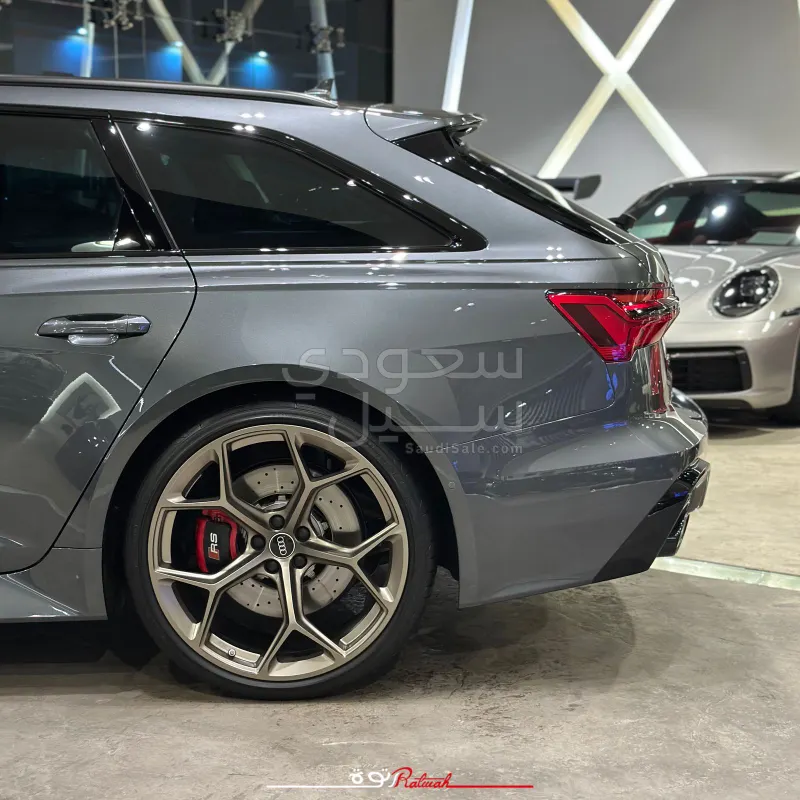 2025 اودي ار اس 6