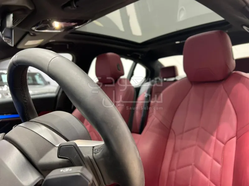 2024 بي ام دبليو الفئة الخامسة 520 أي إم كت