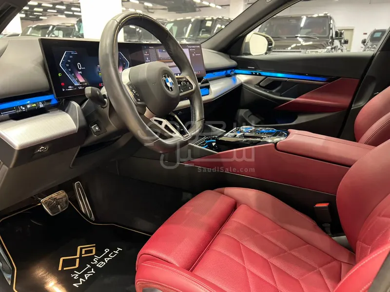 2024 بي ام دبليو الفئة الخامسة 520 أي إم كت