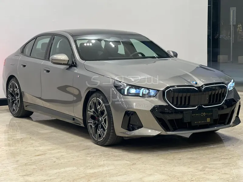 2024 بي ام دبليو الفئة الخامسة 520 أي إم كت