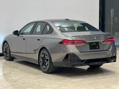 2024 بي ام دبليو الفئة الخامسة 520 أي إم كت