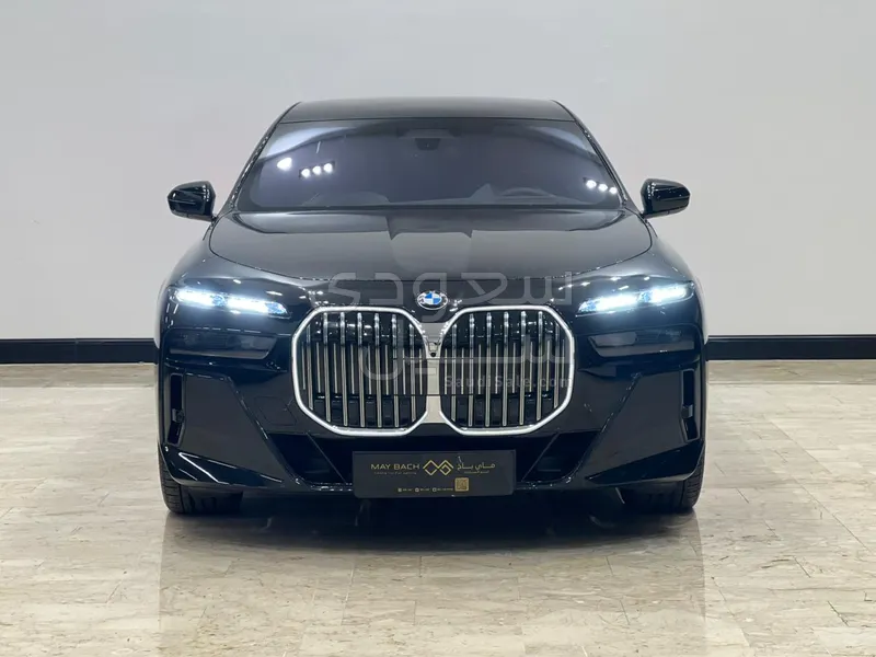 2026 بي ام دبليو الفئة السابعة 735أي