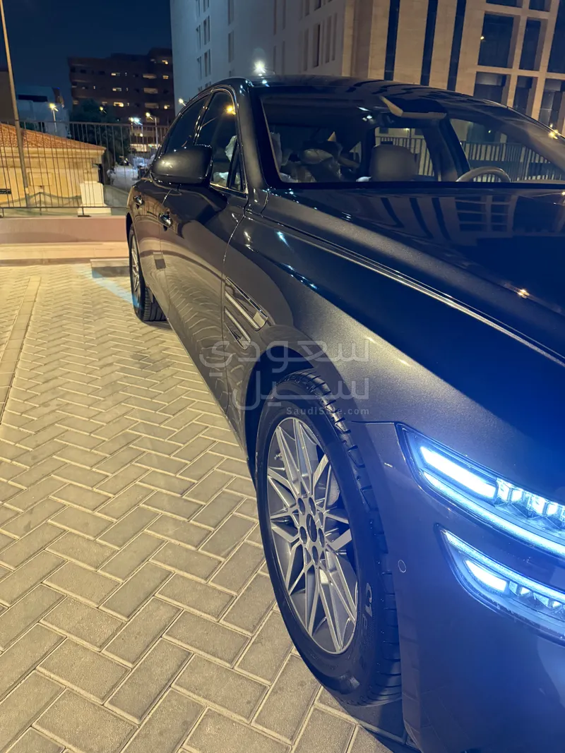 2025 جينيسيس جي 80