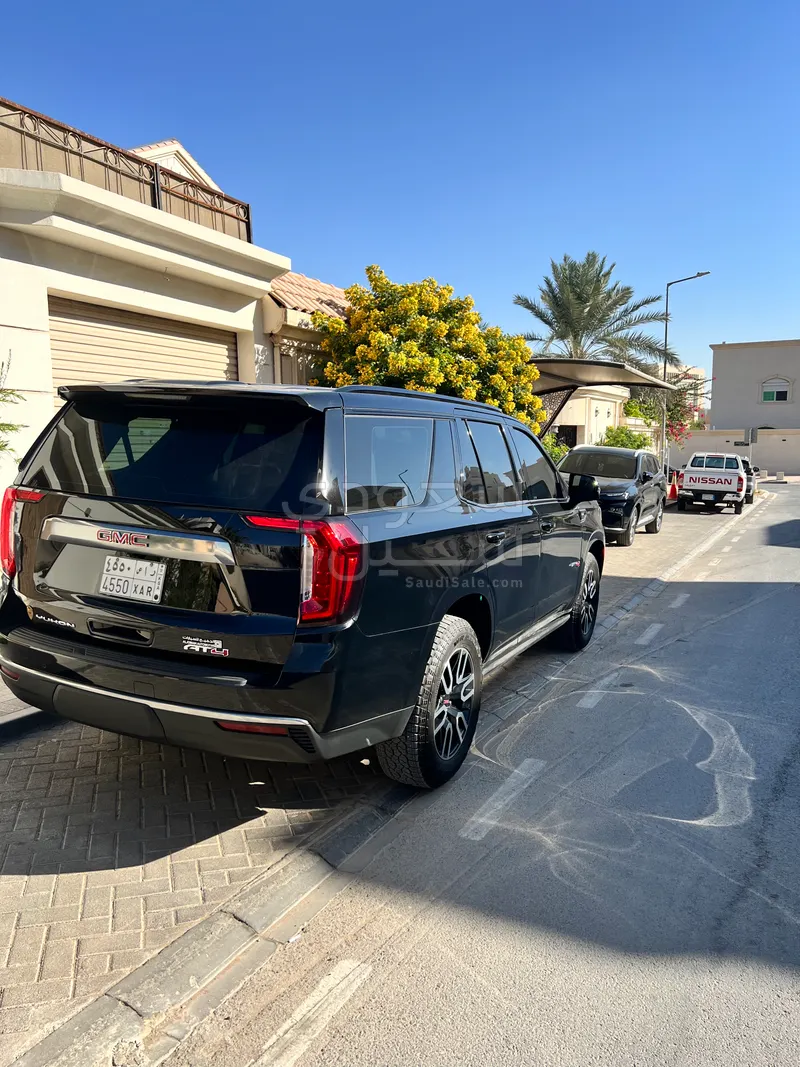 2021 جي ام سي يوكون اي تي 4