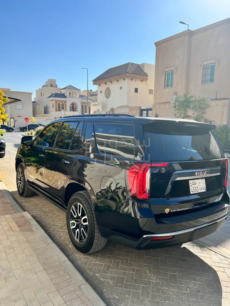 2021 جي ام سي يوكون اي تي 4