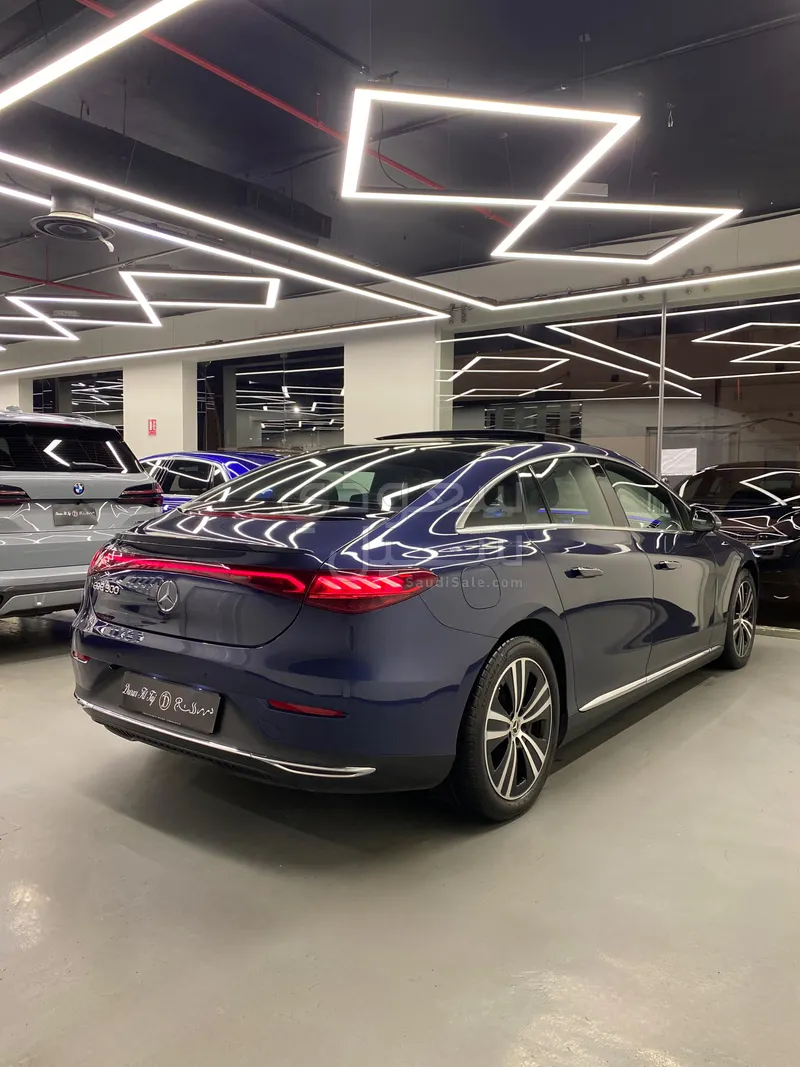 2023 مرسيدس - بنز إي كيو إي 350+